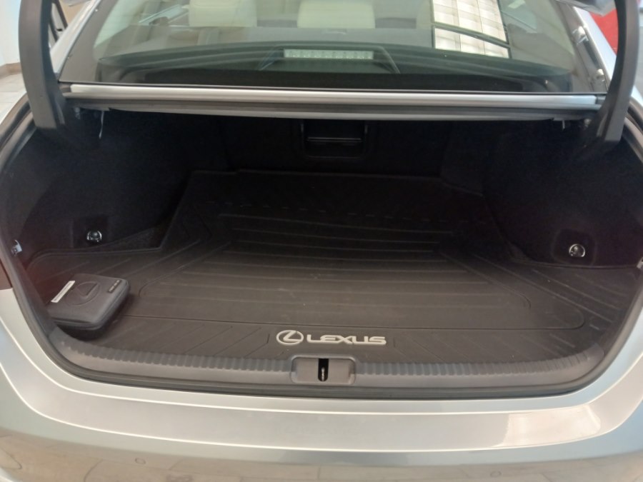 2024 Lexus ES 350 Image 10 of 42