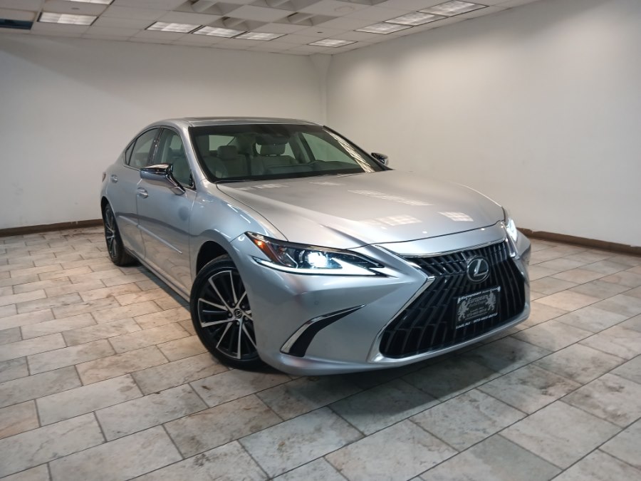 2024 Lexus ES 350 Image 1 of 42