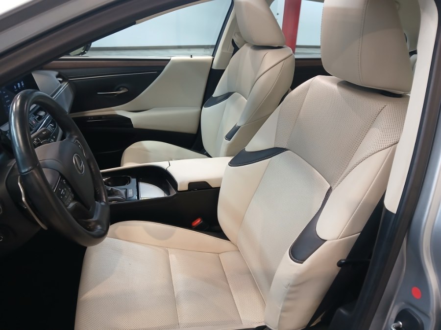 2024 Lexus ES 350 Image 13 of 42