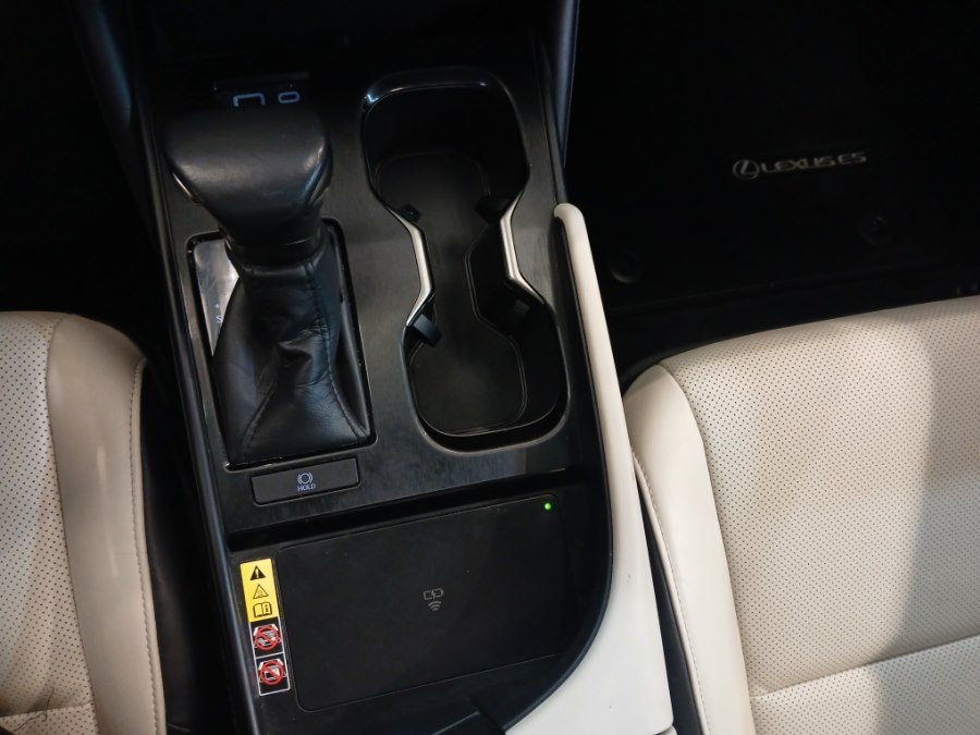 2024 Lexus ES 350 Image 26 of 42