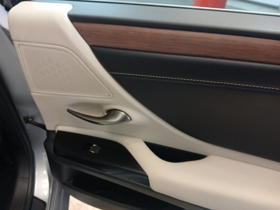 2024 Lexus ES 350 Image 30 of 42