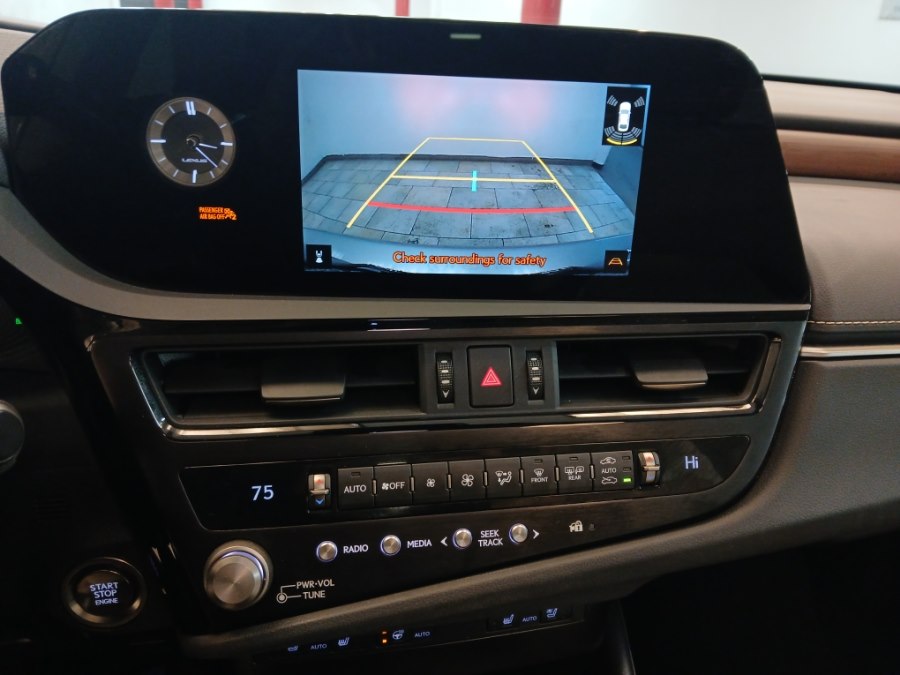 2024 Lexus ES 350 Image 23 of 42