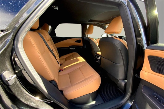 2024 Lexus RX Image 9 of 21