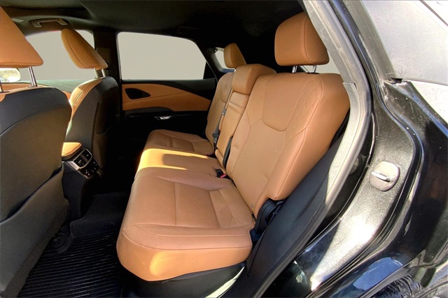 2024 Lexus RX Image 8 of 21