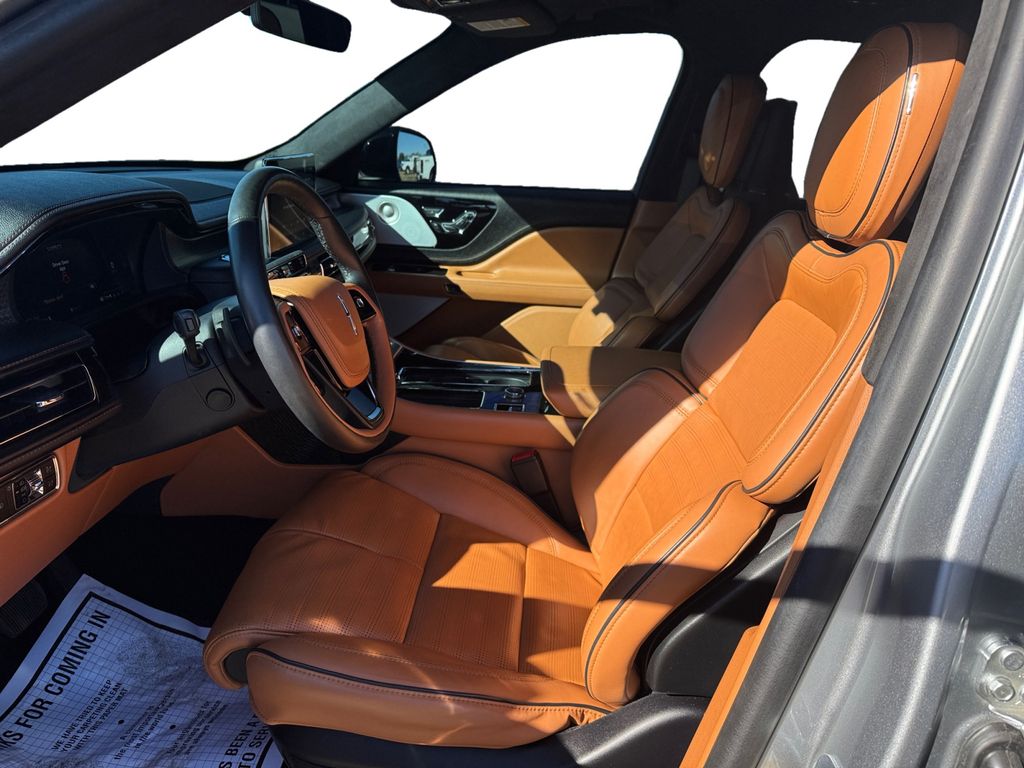 2024 Lincoln Aviator Black Label Image 38 of 40