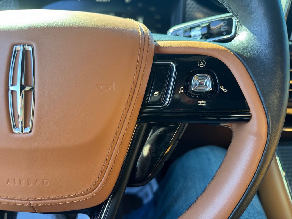 2024 Lincoln Aviator Black Label Image 36 of 40