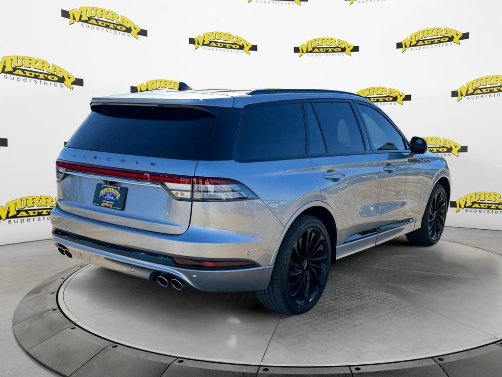 2024 Lincoln Aviator Black Label Image 5 of 40