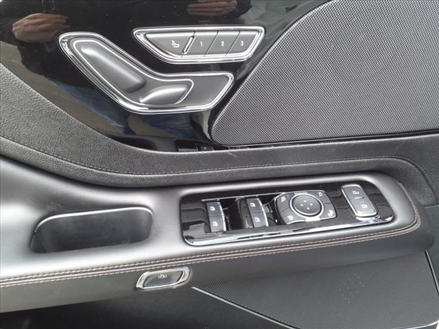 Vehicle image 9 of 17