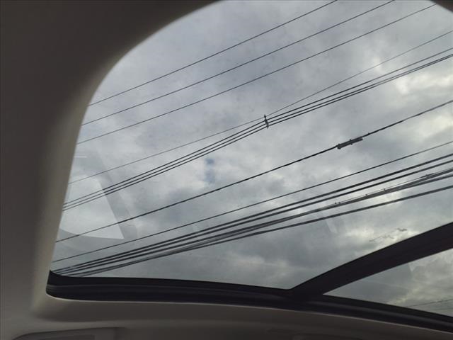 Vehicle image 16 of 17