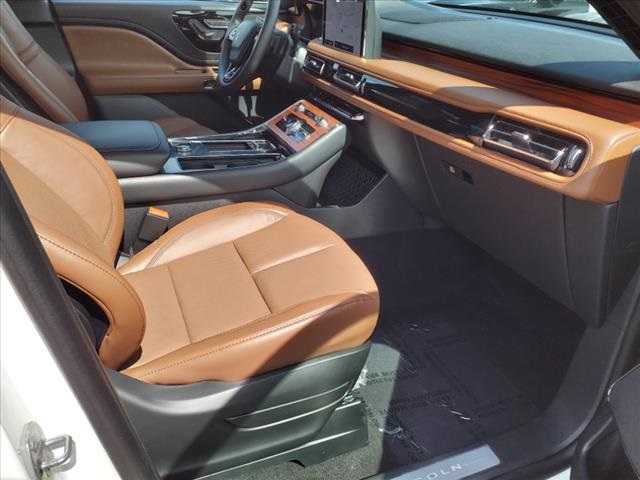 Vehicle image 6 of 15