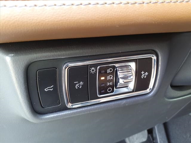 Vehicle image 9 of 15