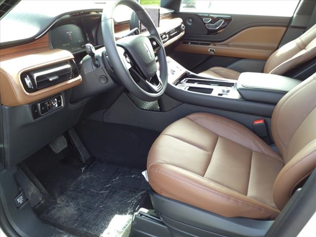 Vehicle image 8 of 15