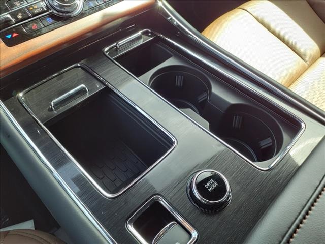 Vehicle image 14 of 15