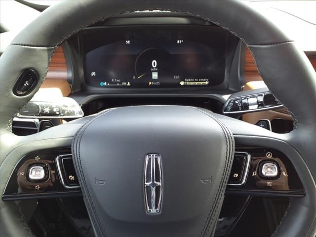 Vehicle image 10 of 15