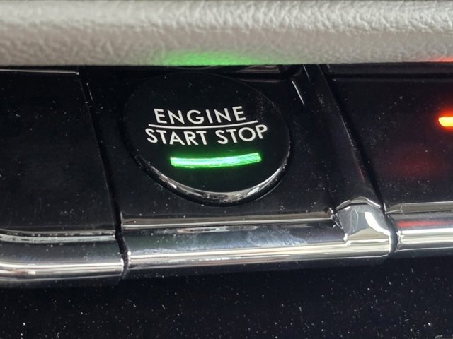 Vehicle image 15 of 30