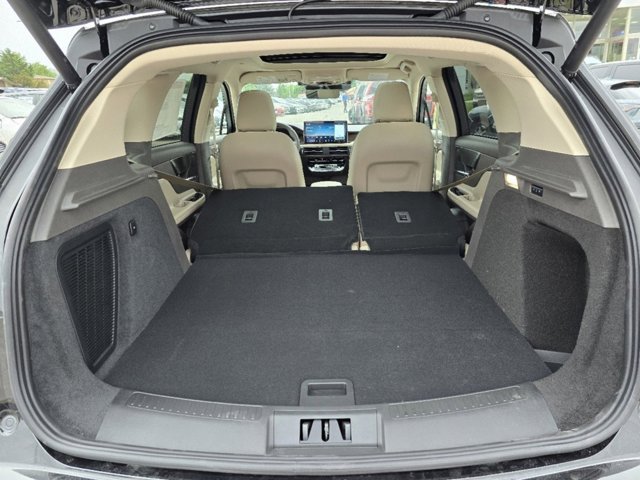 Vehicle image 22 of 30