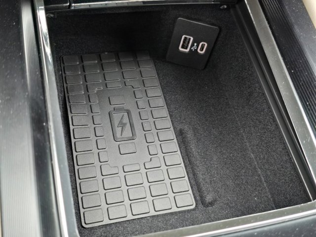Vehicle image 14 of 30