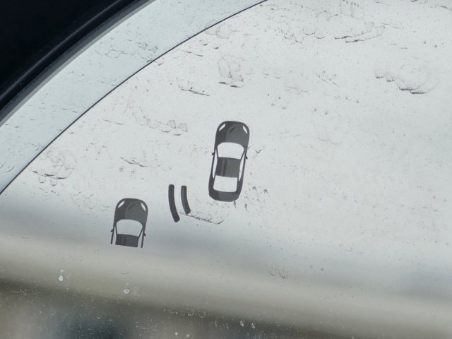 Vehicle image 17 of 30