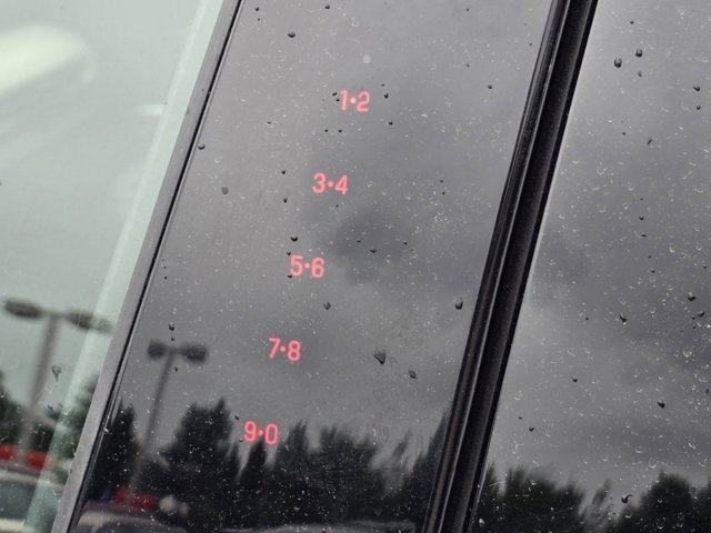 Vehicle image 19 of 30
