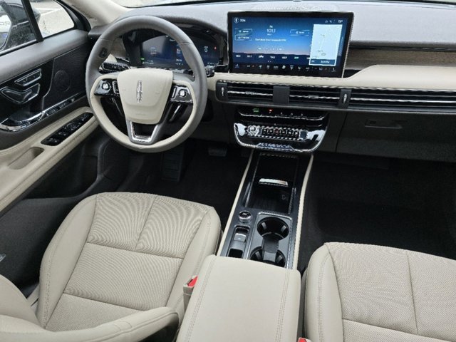 Vehicle image 27 of 30