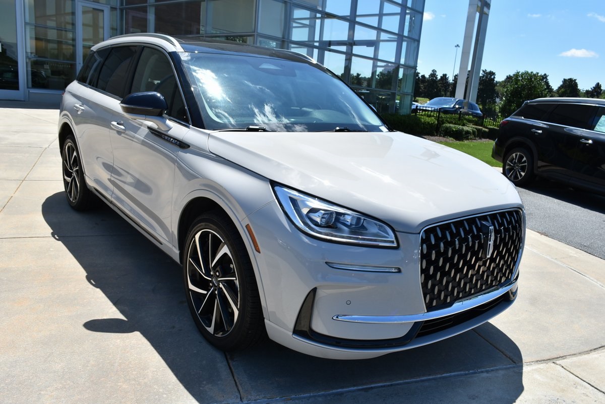 2024 Lincoln Corsair Grand Touring Image 5 of 35