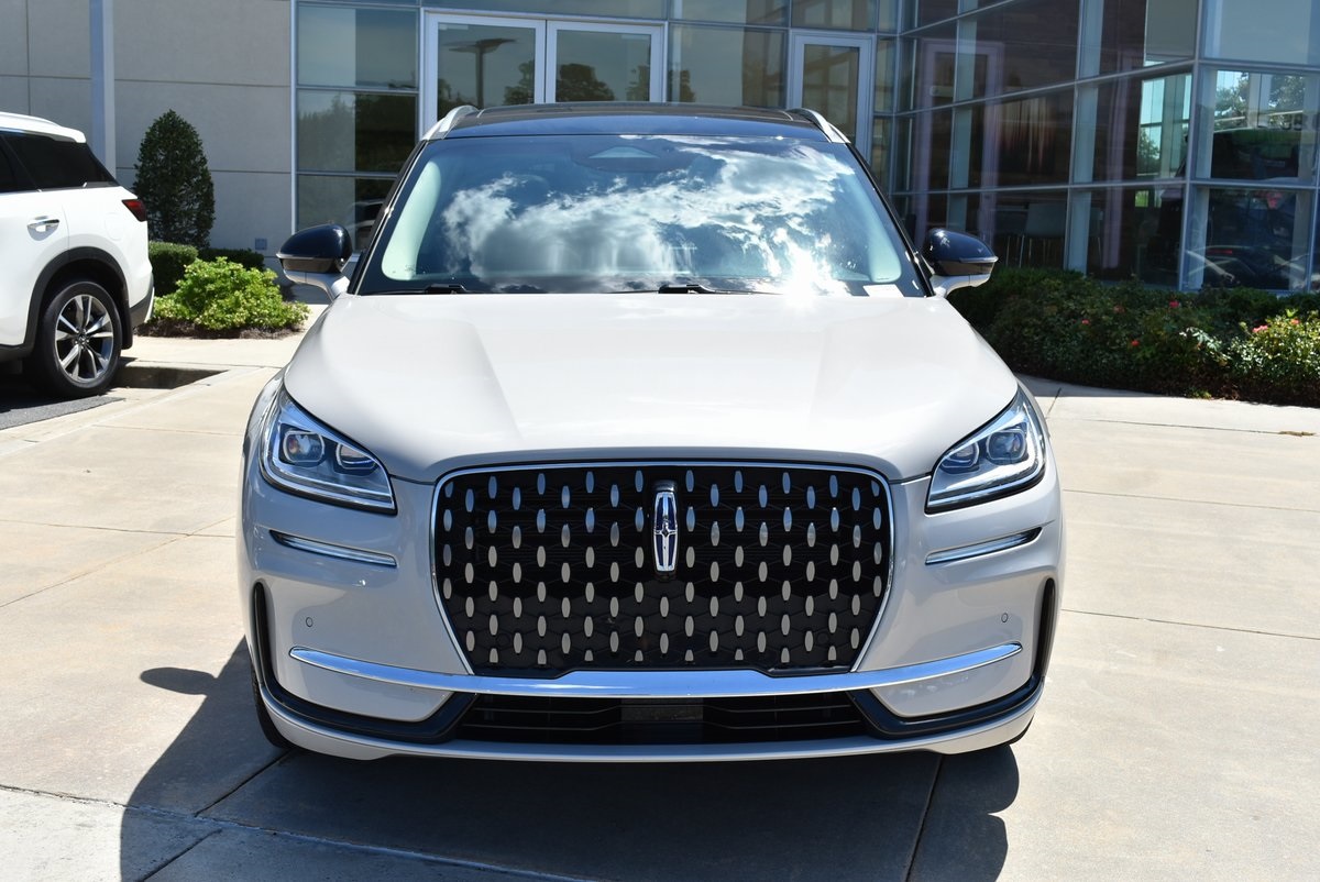 2024 Lincoln Corsair Grand Touring Image 4 of 35