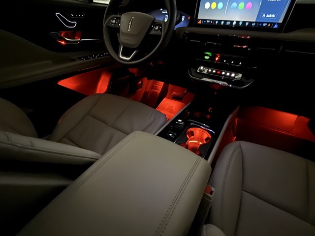 Vehicle image 31 of 46