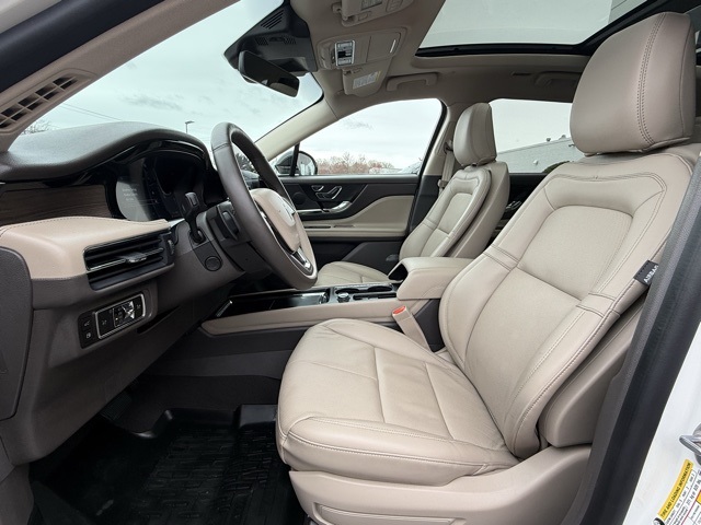 Vehicle image 15 of 46