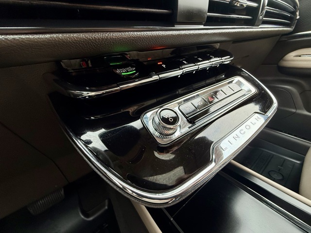 Vehicle image 23 of 46