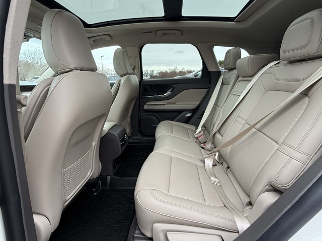 Vehicle image 19 of 46