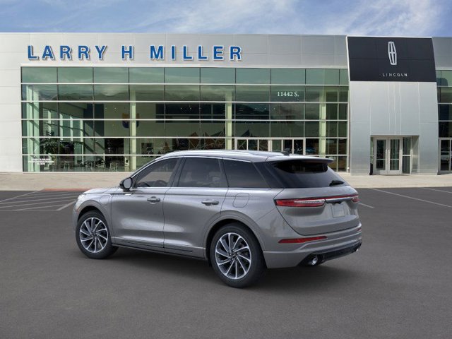 Vehicle image 4 of 22