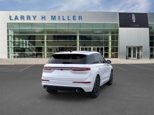Vehicle image 8 of 22