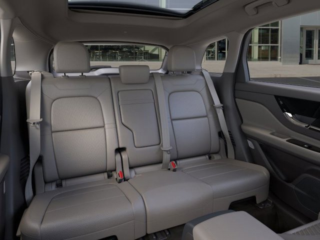 Vehicle image 11 of 22