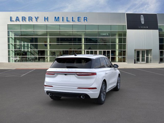 Vehicle image 8 of 22