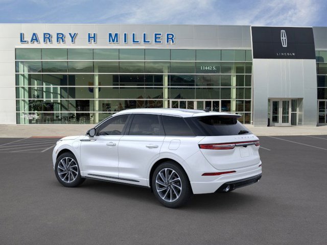 Vehicle image 4 of 22