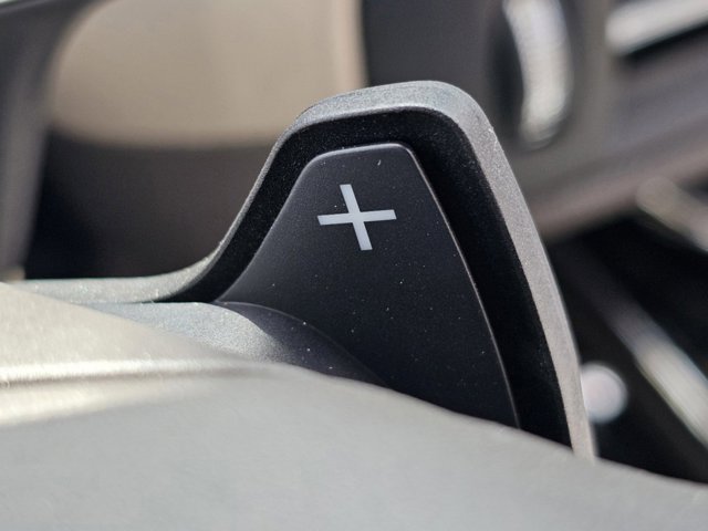 Vehicle image 9 of 32