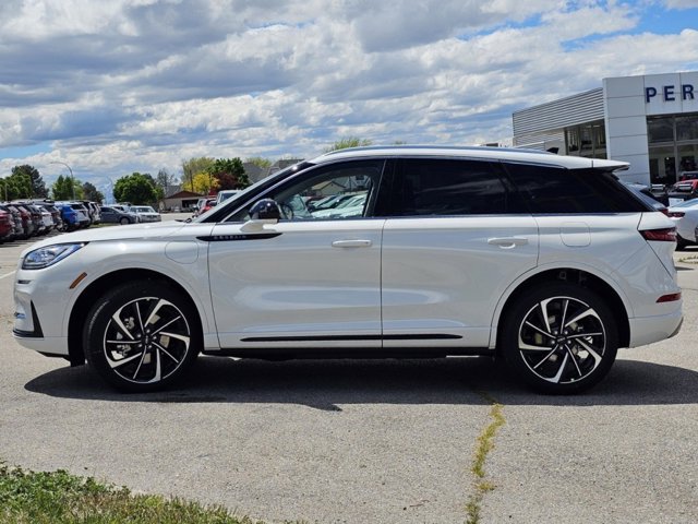 Vehicle image 14 of 32