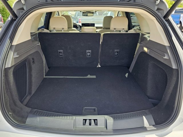 Vehicle image 19 of 32