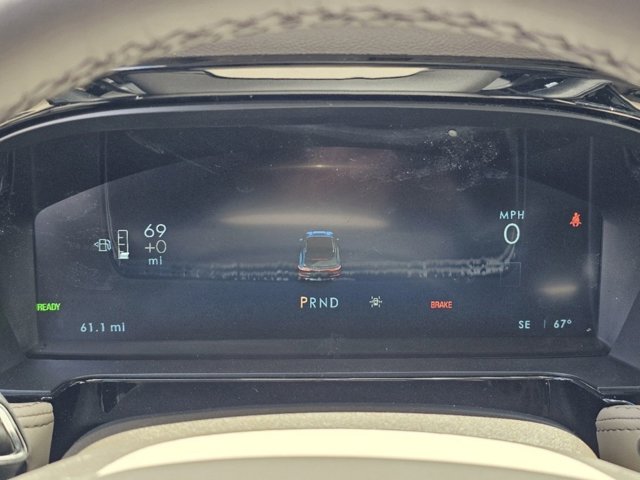 Vehicle image 28 of 32