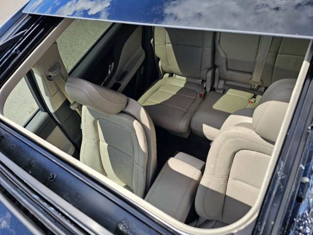 Vehicle image 2 of 32