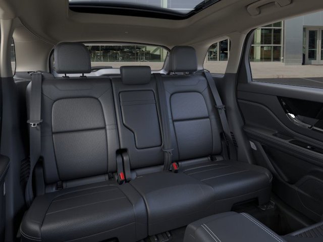 Vehicle image 11 of 22