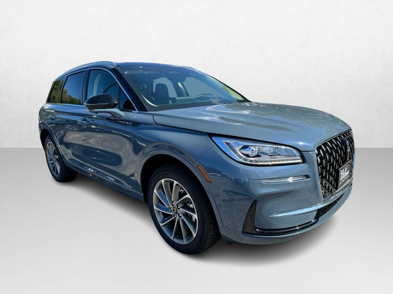 2024 Lincoln Corsair Grand Touring Image 3 of 28