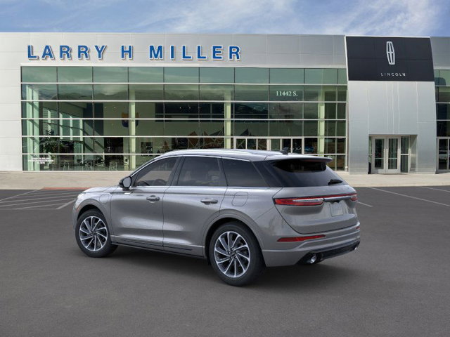 Vehicle image 4 of 22