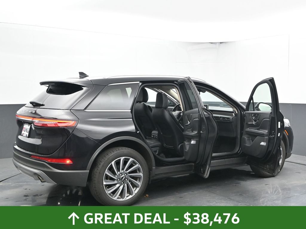 Vehicle image 34 of 75