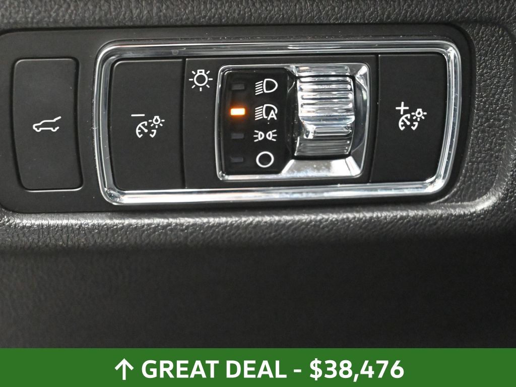 Vehicle image 60 of 75