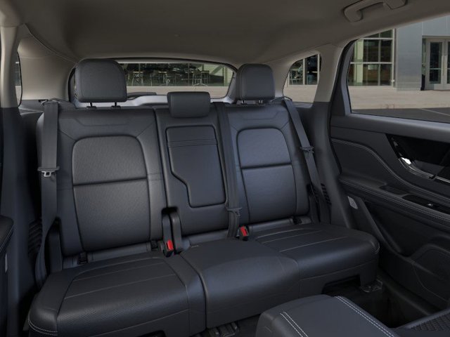 Vehicle image 11 of 22