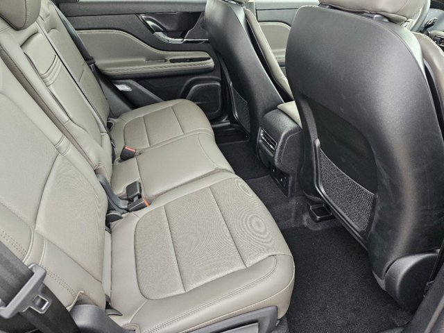 Vehicle image 22 of 34