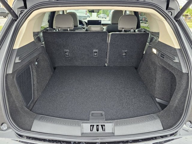 Vehicle image 21 of 34
