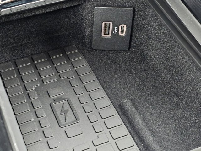 Vehicle image 11 of 34