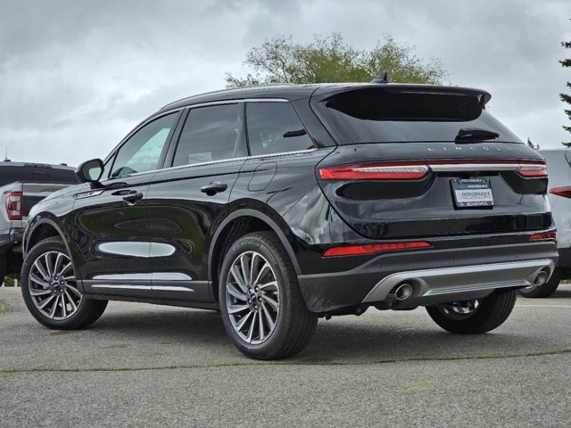 Vehicle image 17 of 34